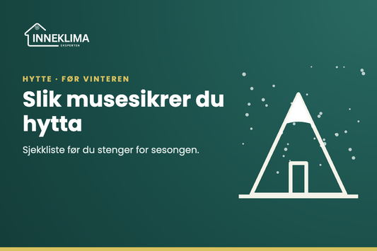 Illustrasjon av en hytte med snø på taket – musesikring før vinteren